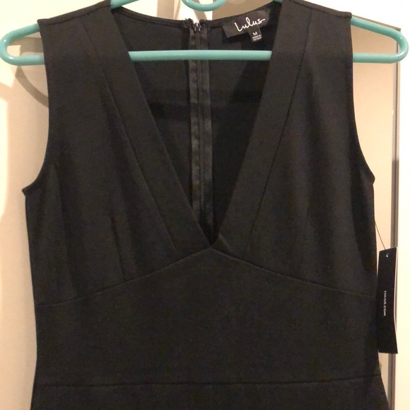 Lulu’s black fitted dress - Picture 3 of 3